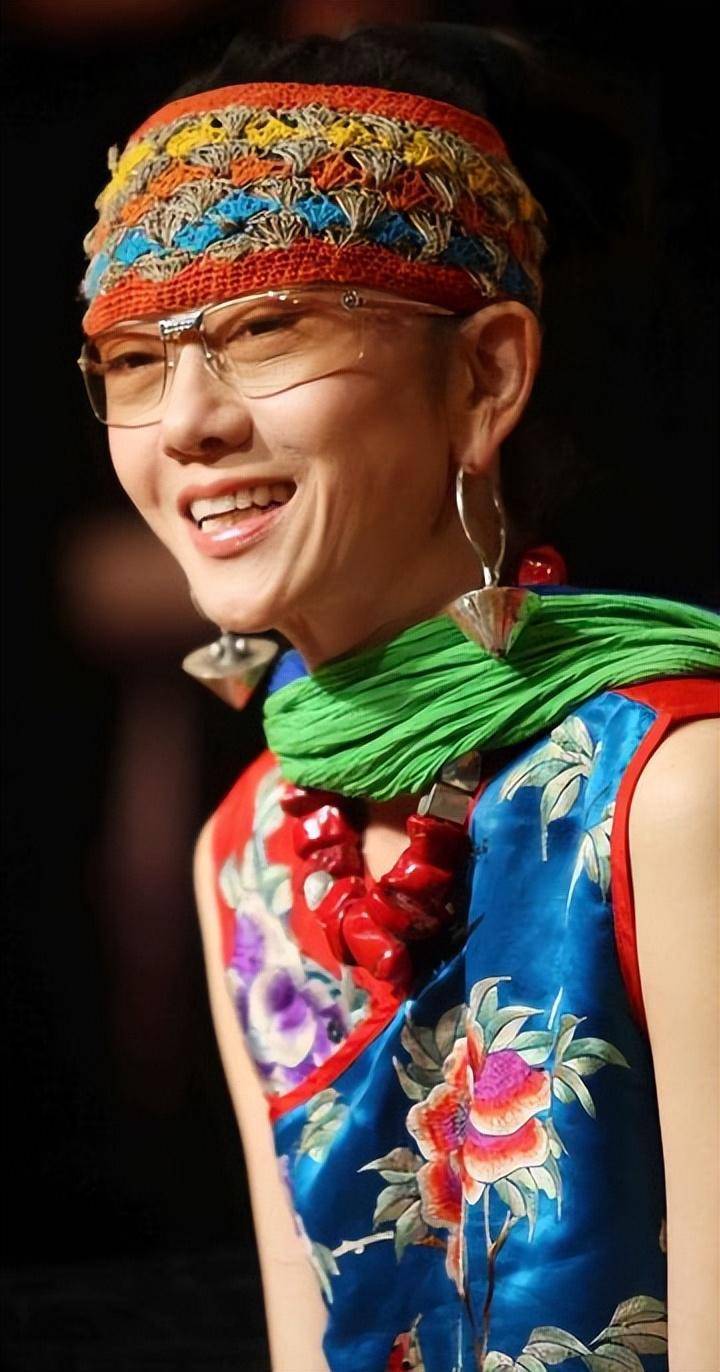 杨丽萍舞蹈生涯惊艳世人 为梦想放弃生育引热议 她的人生选择你咋看