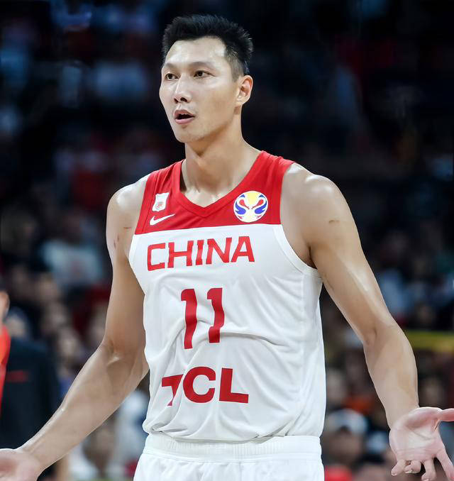 中国男篮近十年的最佳中锋:易建联居首,现役顶尖之选和未来潜力股