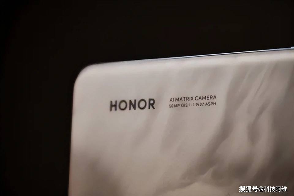 荣耀怎么了?发布仅三个月下跌701元,16gb 512gb 5000万三摄