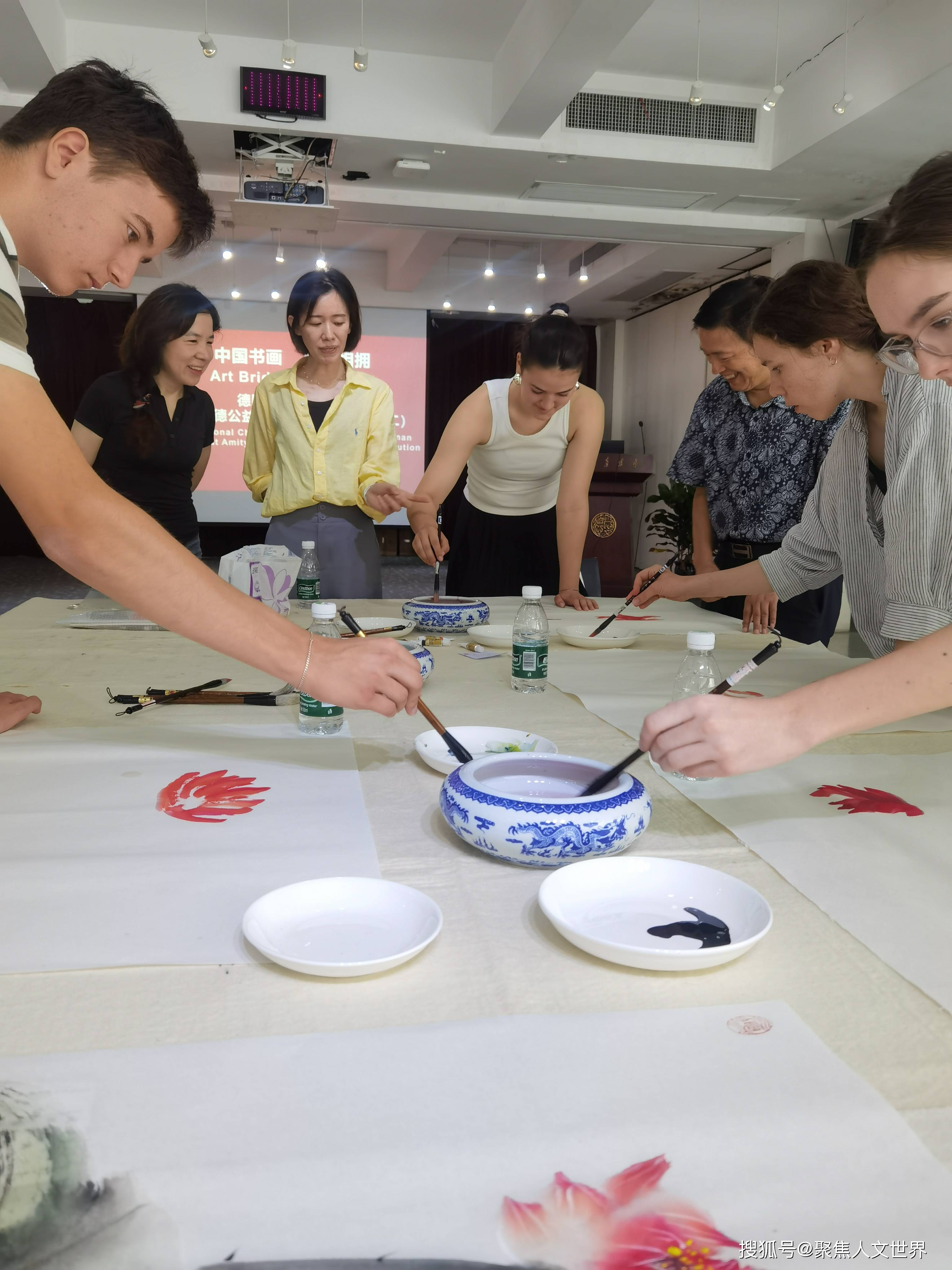 德国青年学生一行走进爱德公益书画院交流体验学习之二绘画