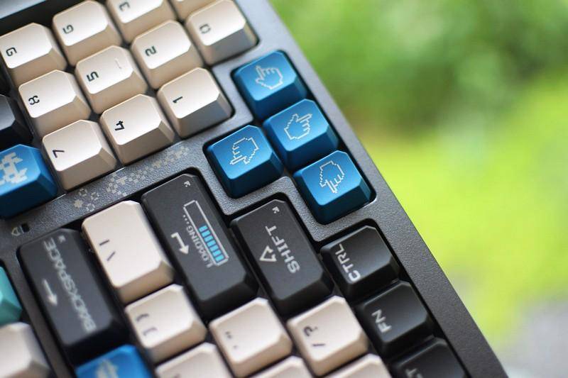 免驱RT功能 阿尔法光轴 双飞燕像素大战AT98重新定义变速光轴