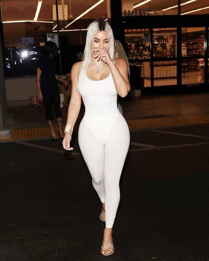 时尚大碰撞:金·卡戴珊 vs 比安卡·森索里,谁赢了?