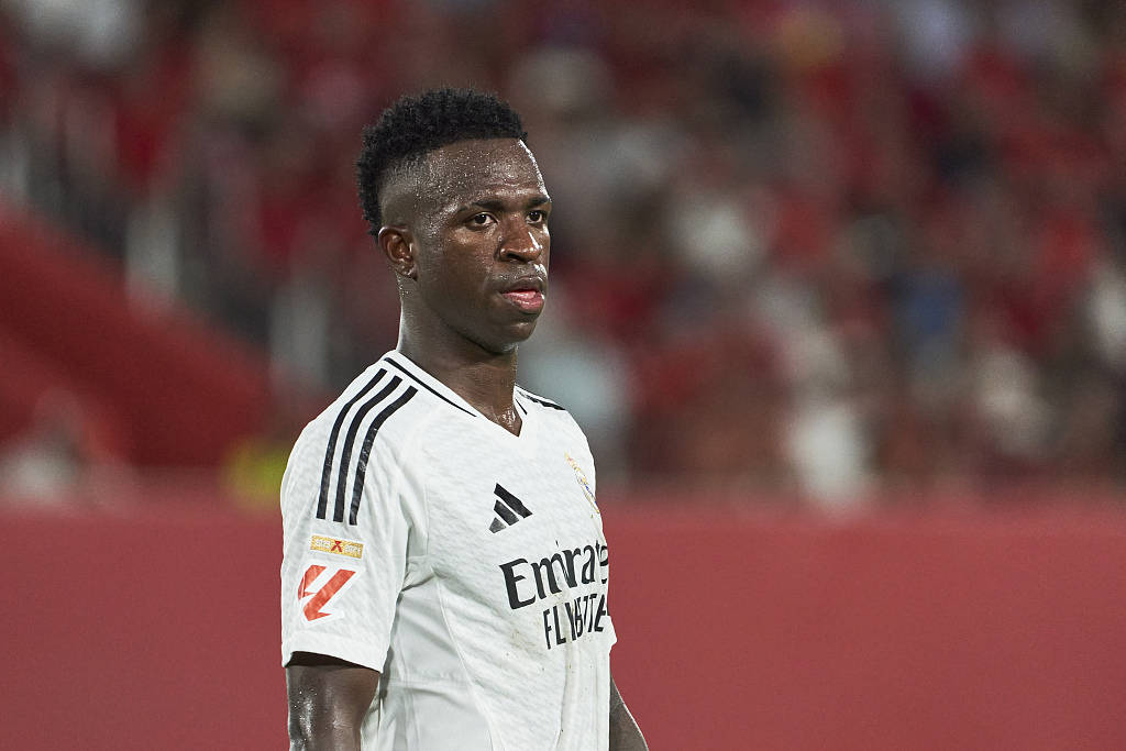 独造4球+当选MVP！维尼修斯救赎之战修复球迷关系，皇马续约曙光初现