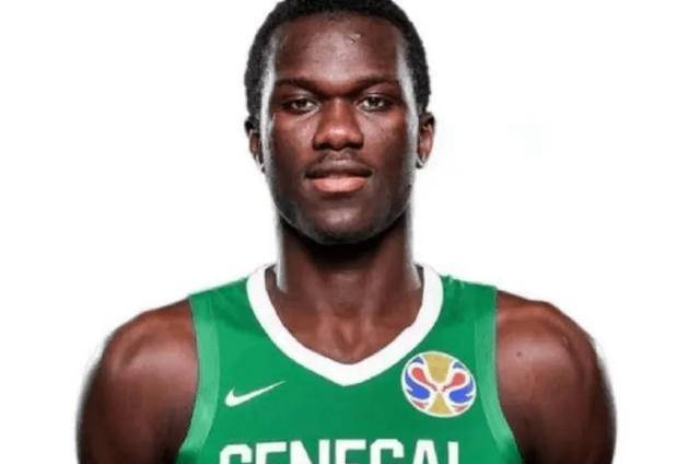 山西篮球队引进两名外援!法甲中锋加盟,舍维德确认续约两年cba