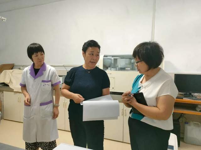 主任张伟娟带领市消除"艾梅乙"母婴传播工作专家组莅临夏县进行现场