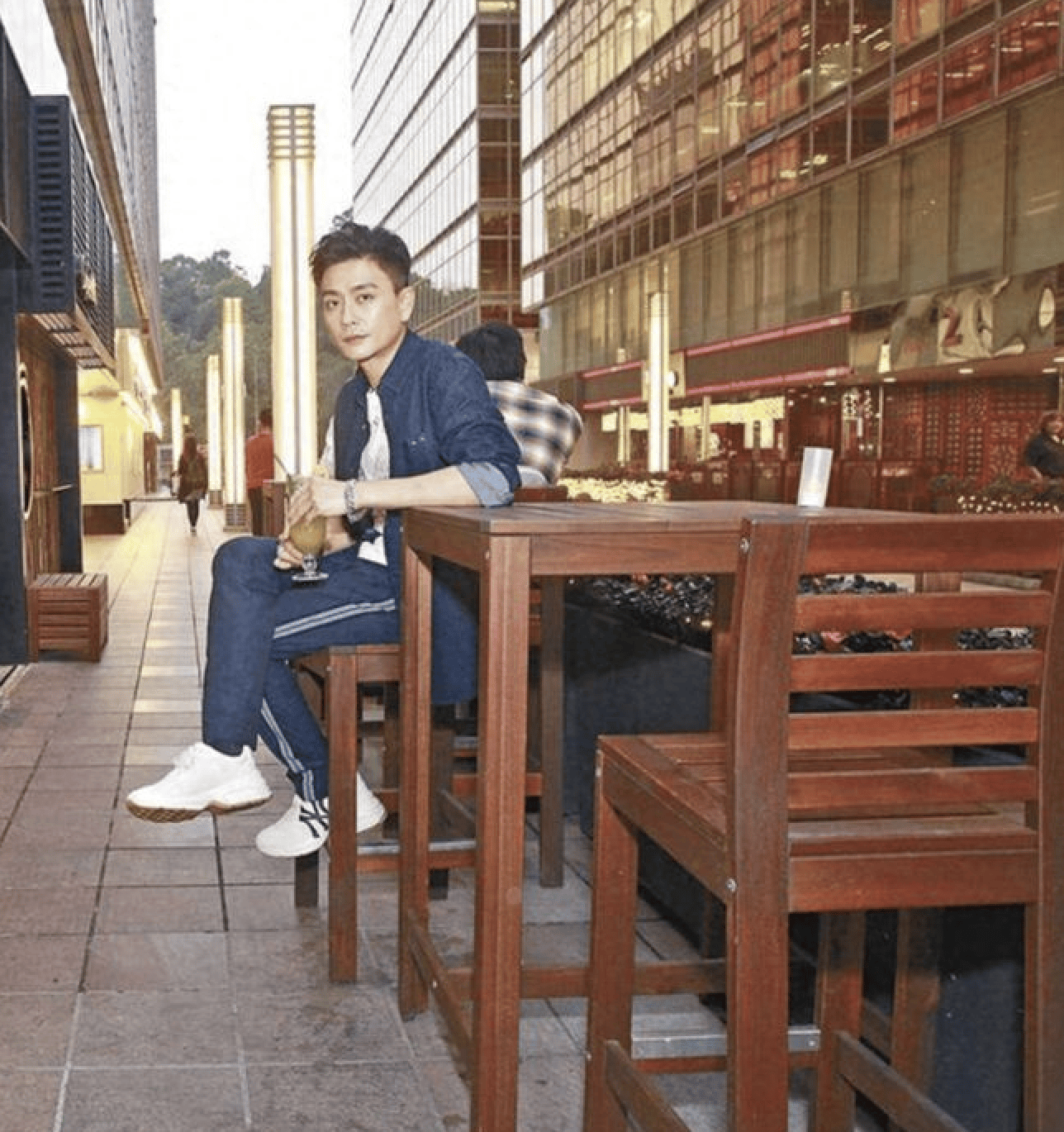 原创43岁黄宗泽身家过亿仍未婚称母亲对女友把关严格对婚姻没憧憬