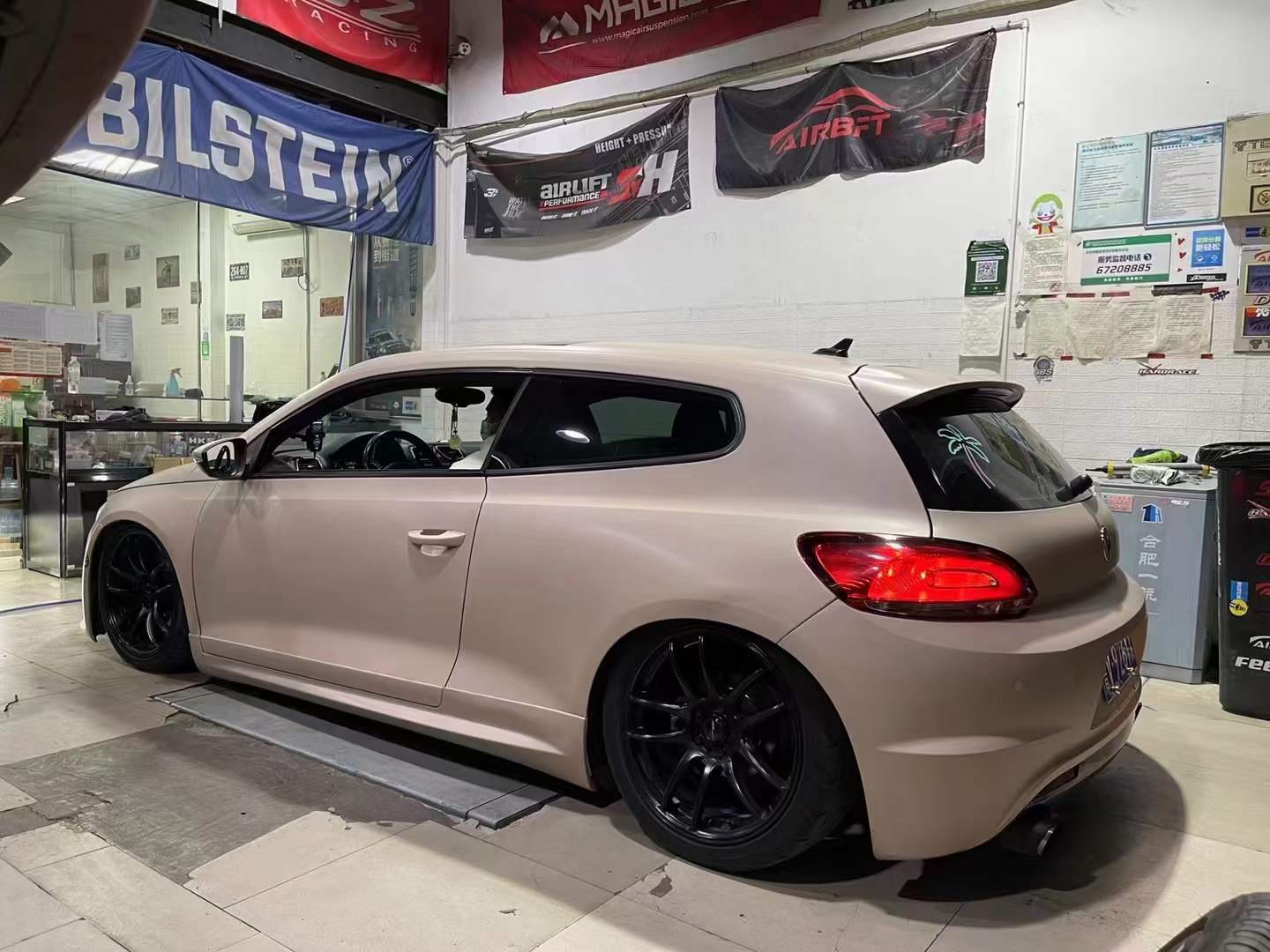 低趴风格 大众尚酷改装airbft气动避震低趴姿态