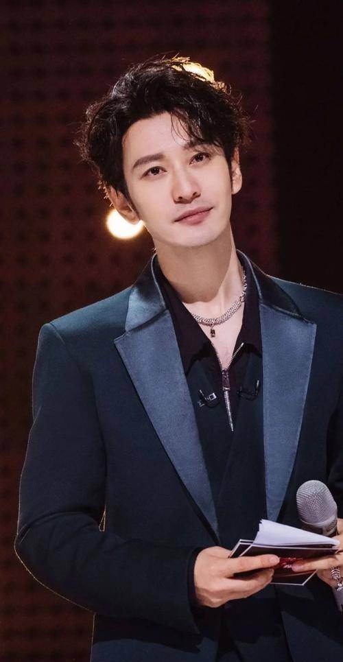 靠整容翻身的5位男星,个个换脸后事业醒来春天,你都知道是谁_黄晓明