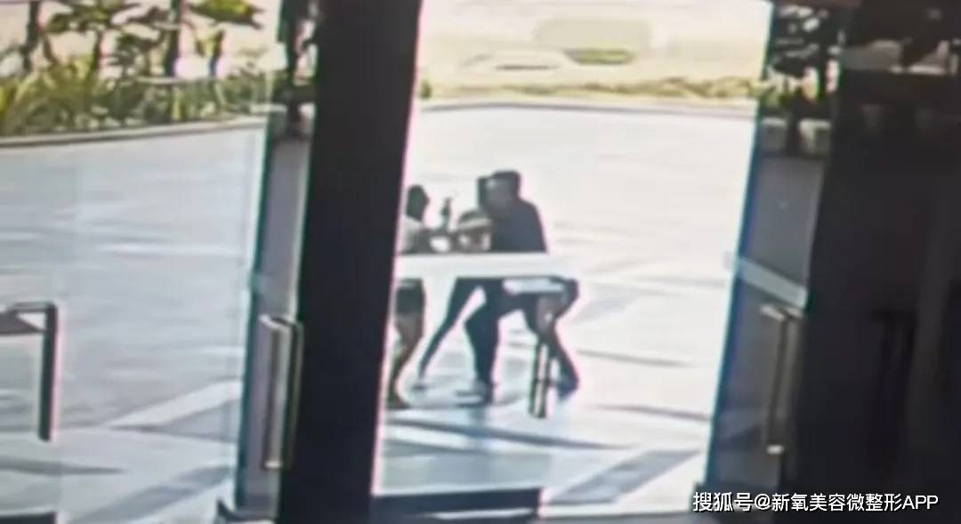 这么小众的赛道都让姐挤进去了？暴打男友登热搜拿下人生第一波知名度