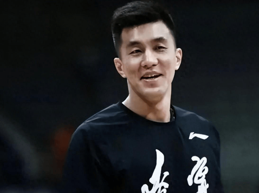 原创            尘埃落定！郭艾伦两年顶薪签约广州，不排除广州交易卖钱！-郭艾伦签约最新消息