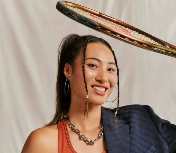 中国网球面临挑战:美网首轮全军覆没,郑钦文逆境中展现实力