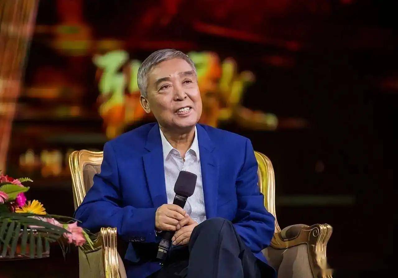 相声演员师胜杰:66岁患癌去世,遗孀痴爱悲痛,他为何嗜酒如命?