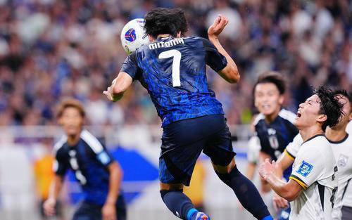 原创            范志毅怒斥国足：想跳进黄浦江！太差，让对手进球太容易了-范志毅说中国足球输给了谁