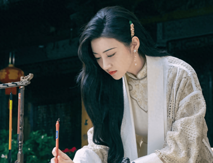 景甜新剧造型上大分,颜值重回《司藤》,角色人设比司藤还"飒"