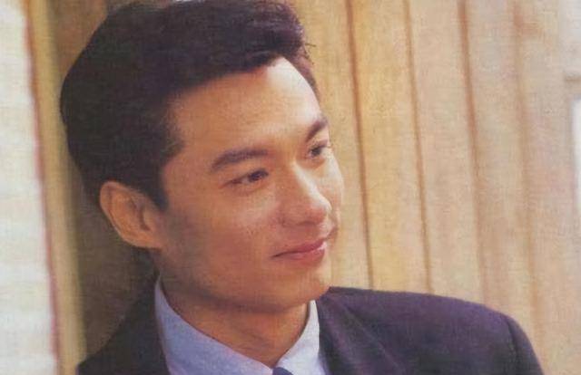 林俊贤曾是香港第一美男两任妻子都离开他现满头白发容貌老