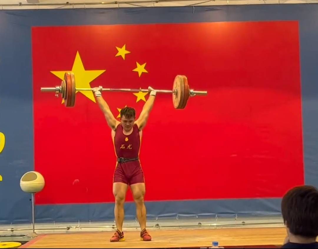 健美泪洒赛场（女子健美比赛

尴尬）《健美比赛女子视频》