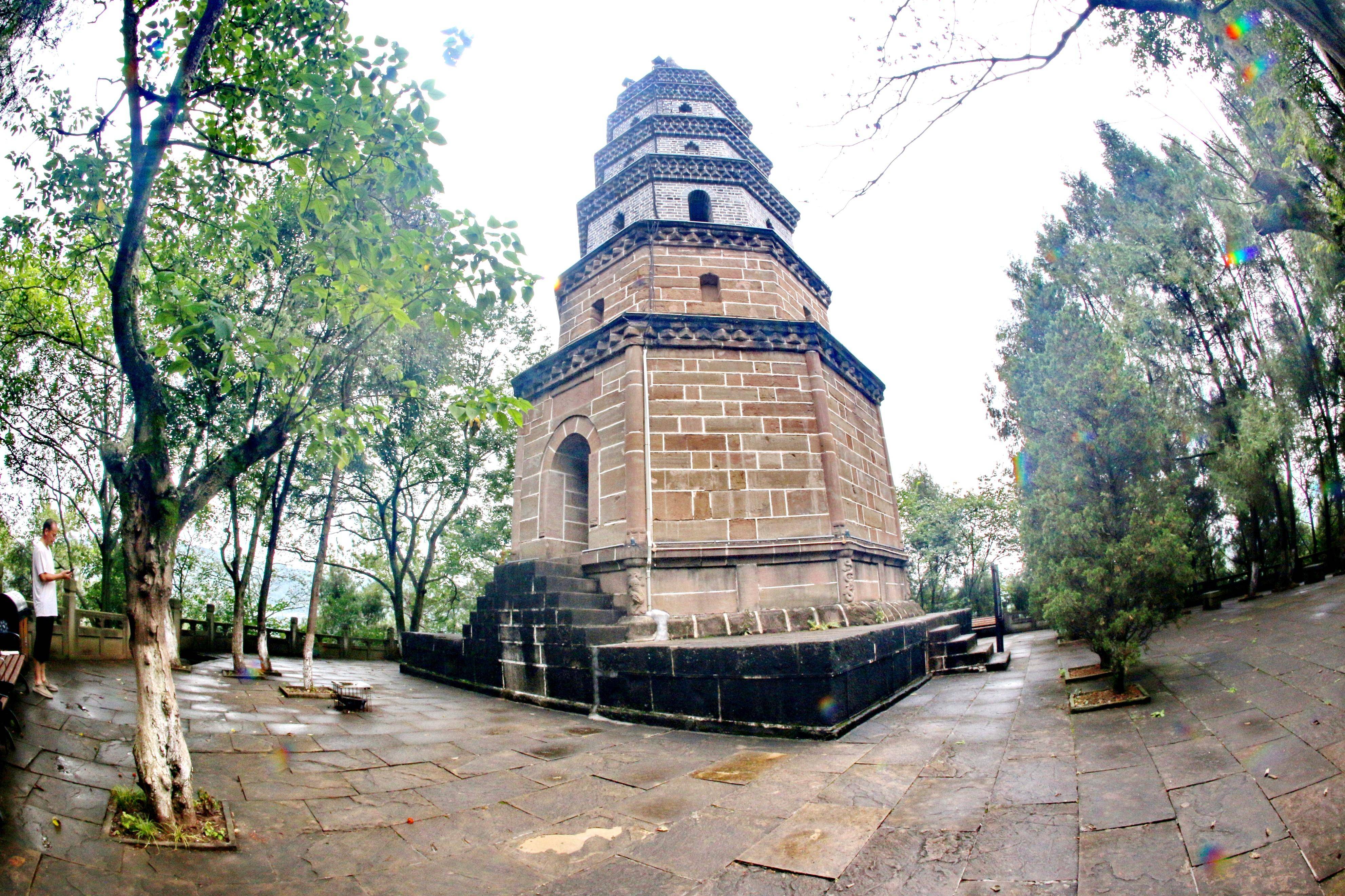 剑阁鹤鸣山图片