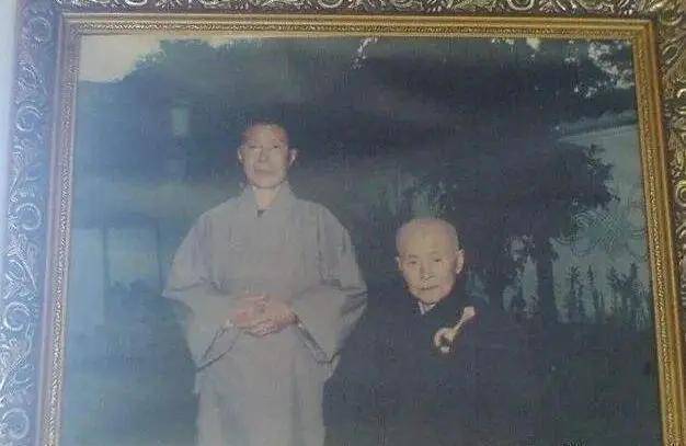 1995年,九华山一尼姑绝食7日圆寂,坐缸3年后开缸:女性