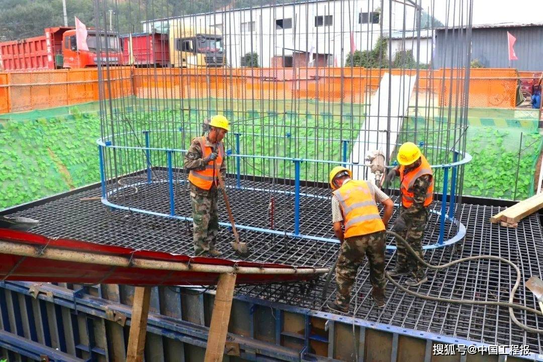 延榆铁路姚店延河特大桥首座承台顺利浇筑_施工_工程_混凝土