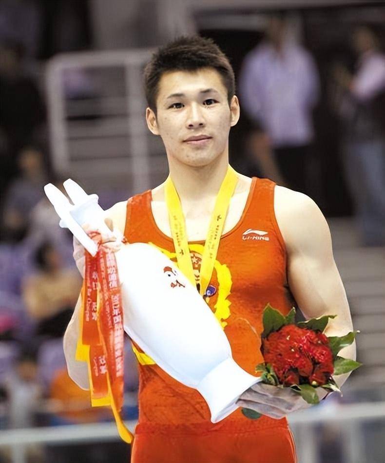 奥运冠军张成龙:因为颜值高,被小3岁富婆倒追,如今过得怎么样?