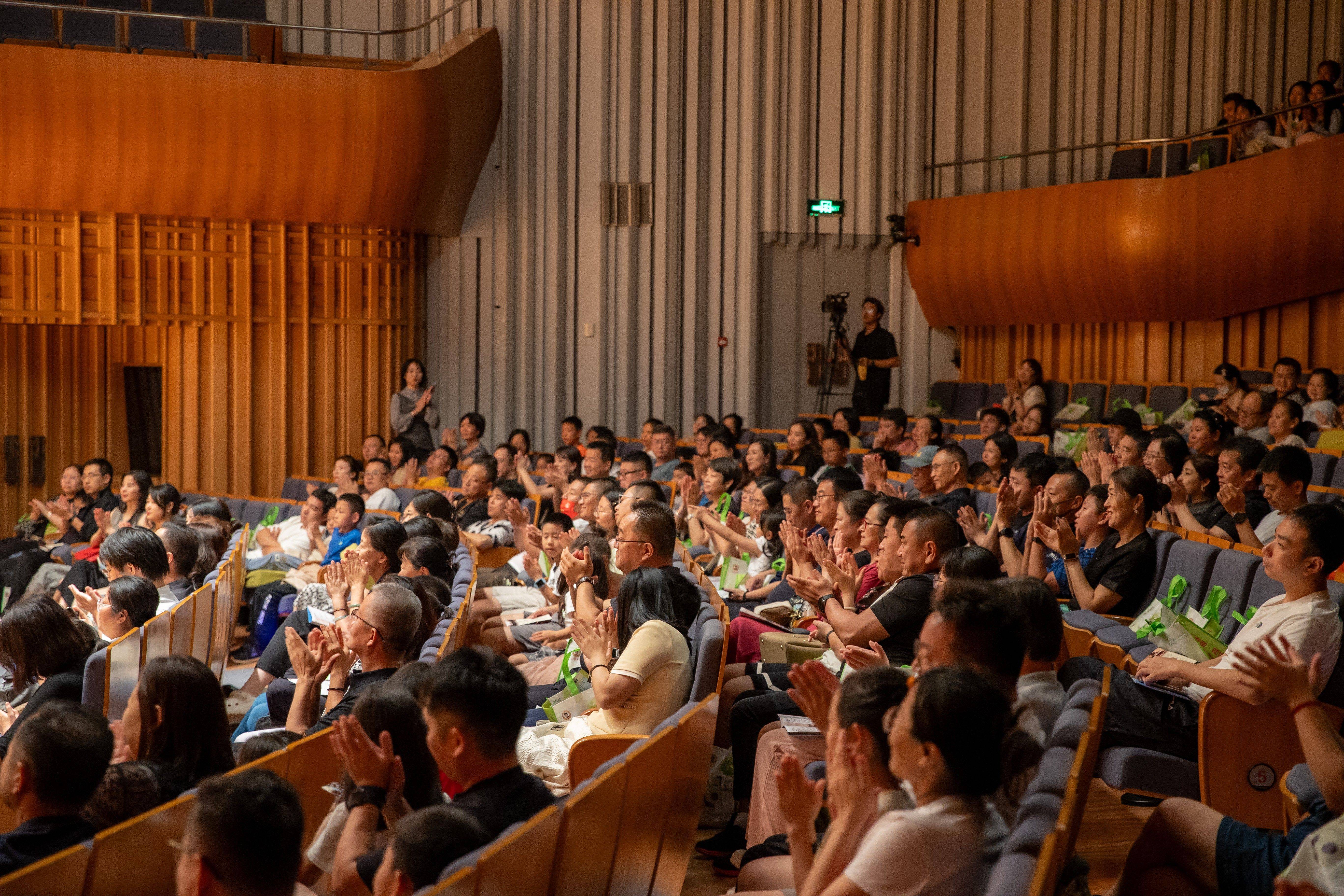 "金嗓子之夜"2024维也纳童声合唱团音乐会中国巡演西安站开唱