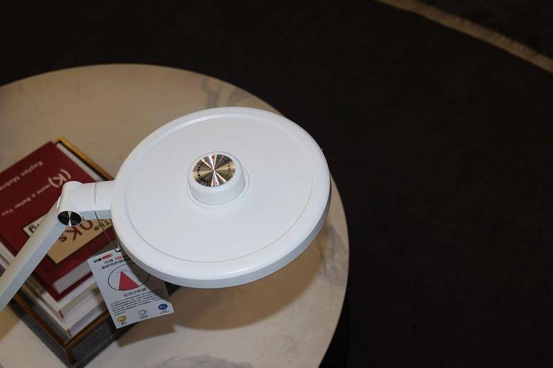 为孩子的学习与成长保驾护航 书客护眼台灯L2 Pro