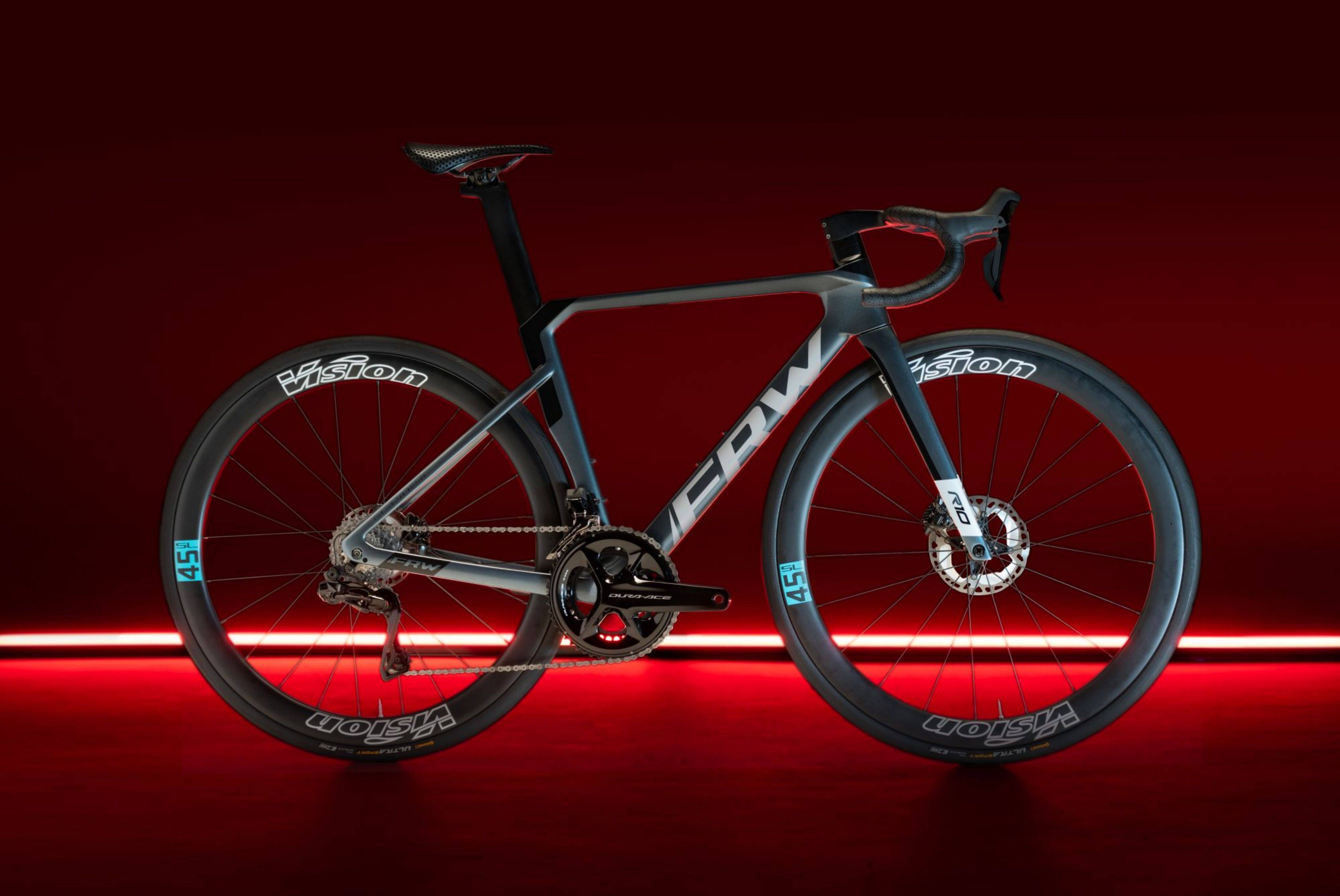 科尔纳戈,pinarello 皮纳瑞罗,de rosa 德罗萨这四个顶级自行车品牌