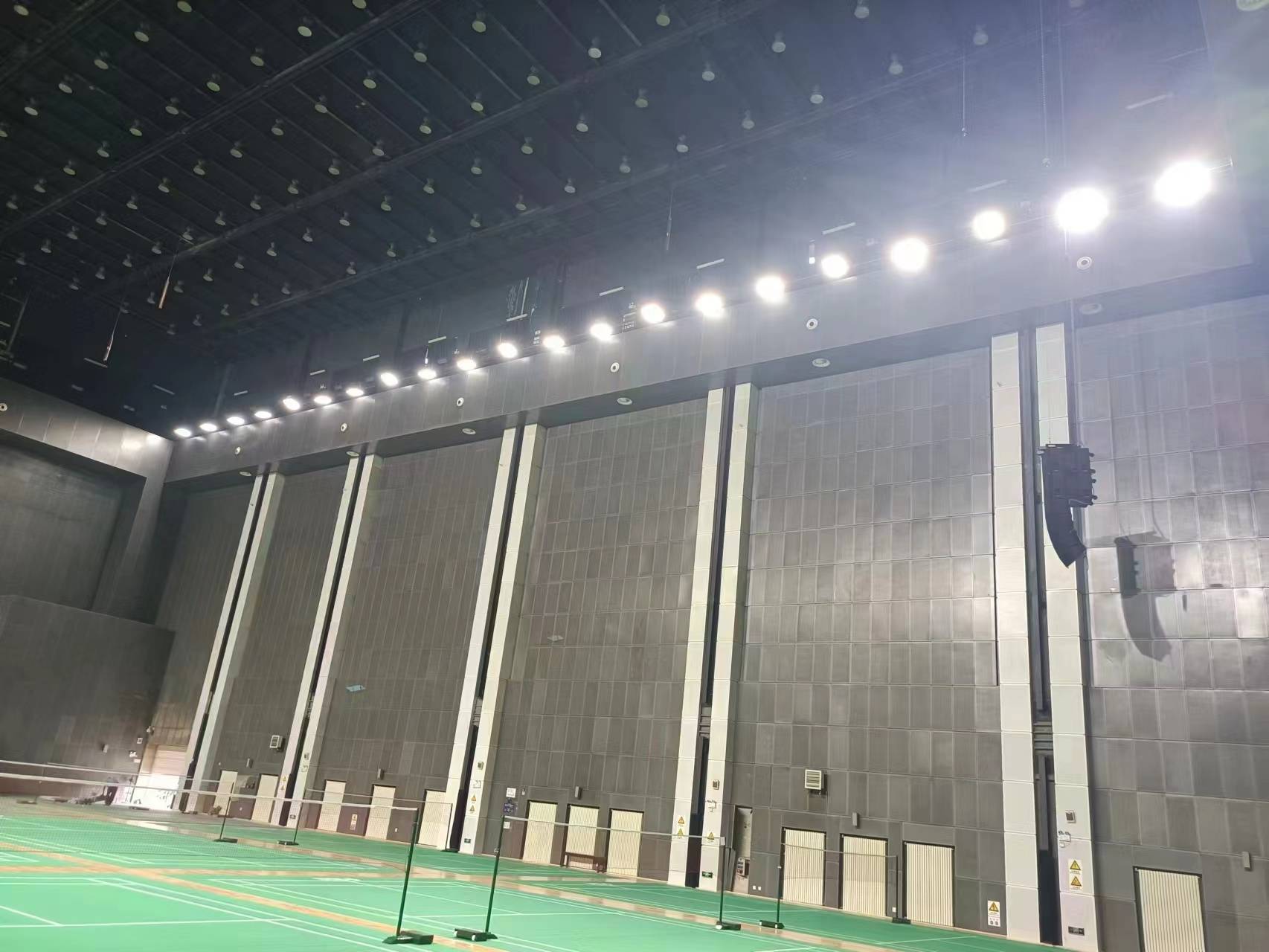 点亮体育馆,绽放运动之光:体育馆照明灯具全解析!