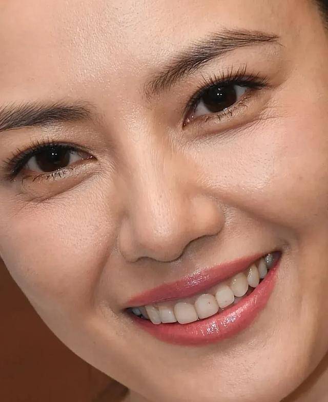 原创高圆圆演员近距离颜值状态高清修复图