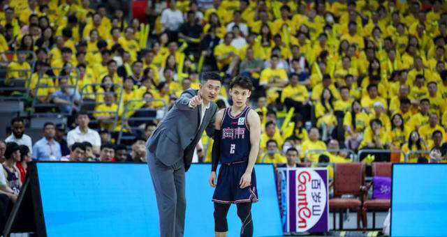 上海外援变动牵动全局!广东男篮面临外援选择,徐杰迎来新代言