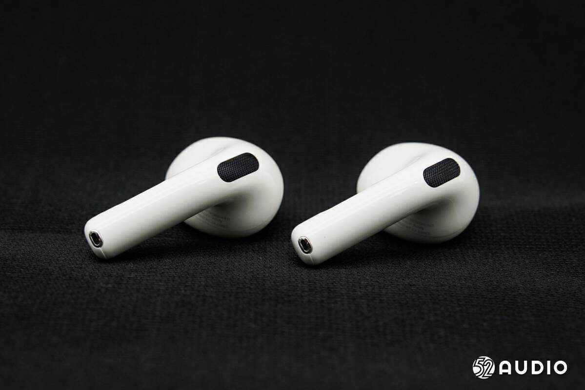 詳細對比：蘋果 AirPods 4 降噪版與普通版有何區别？