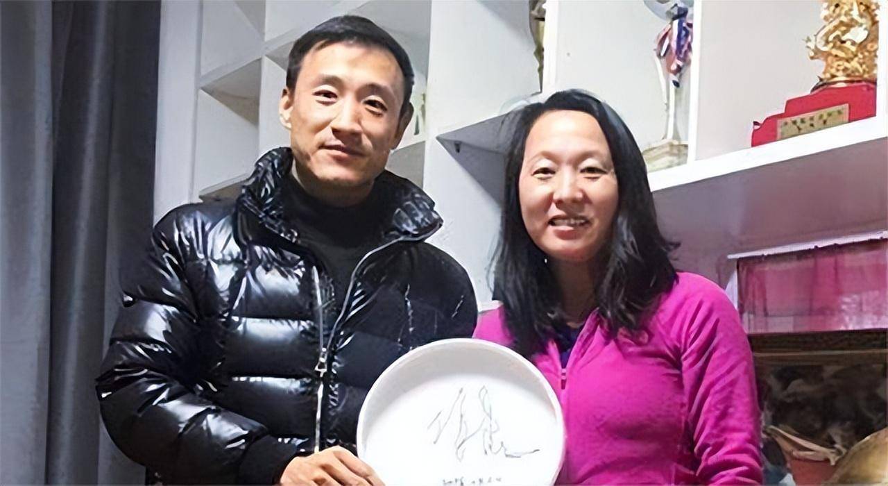 奥运冠军王军霞:退役移居美国,3个孩子3个爹,为何如今回国频繁