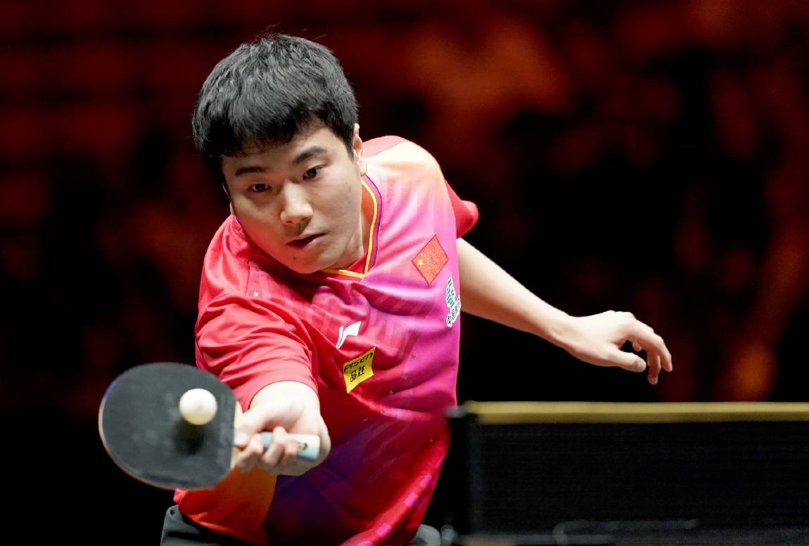 原创            3-2！梁靖崑又整活，流量打法淘汰周启豪，静待高远破不胜魔咒！-王楚钦vs梁靖崑视频