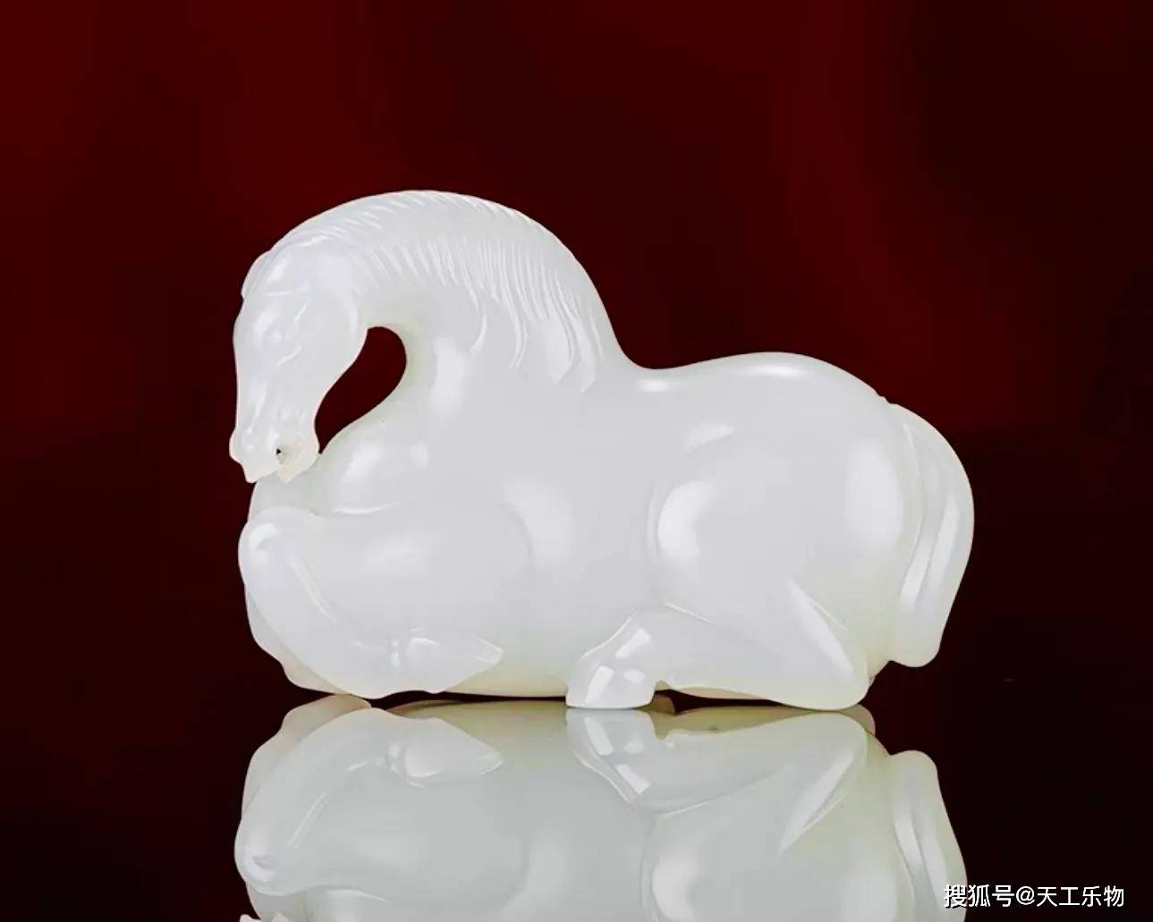 最美的极品和田玉！羊脂玉都有哪些特点？_搜狐网