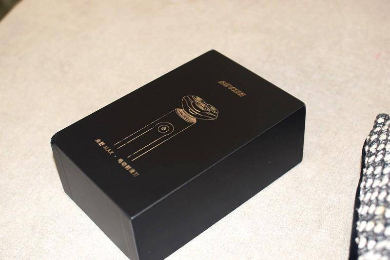 千元级净须又舒适，送给父亲最贴心的礼物，未野MAX剃须刀测评