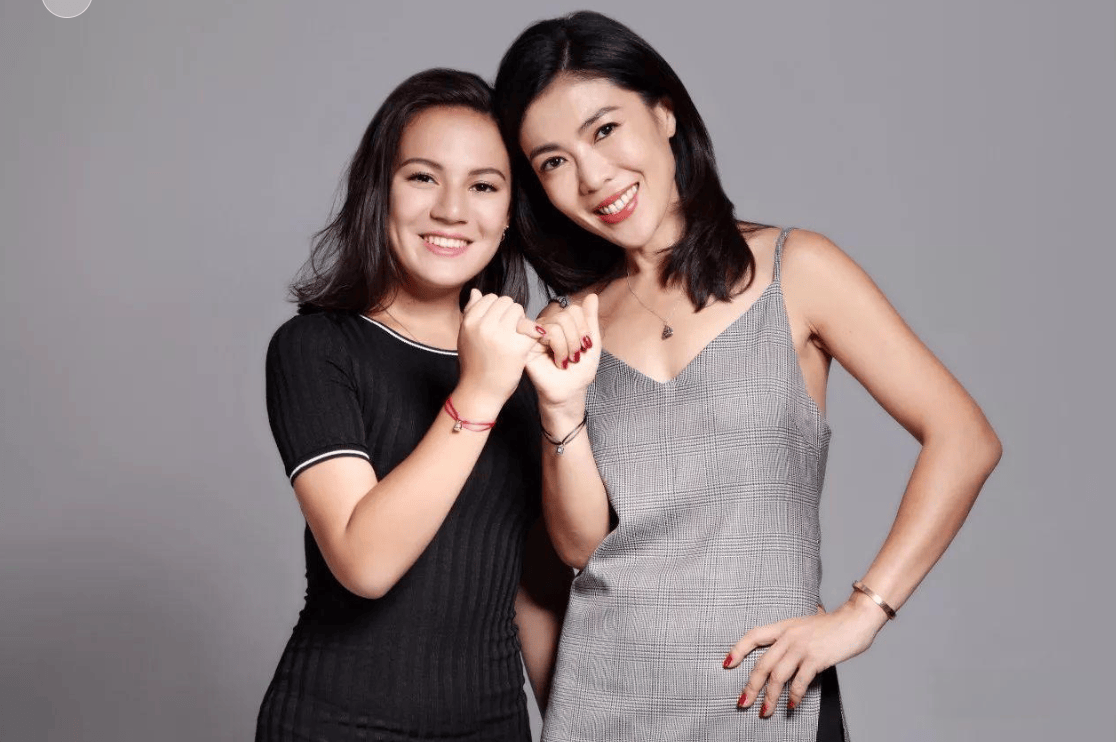 苏芒庆祝女儿苏心遥硕士毕业,学霸母女早稻田同框,引发网友关注