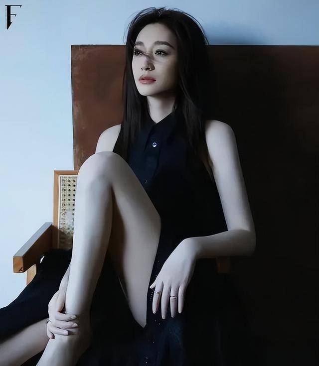 李小冉身材实在惊艳,瘦却很丰满,曾经全裸出镜为艺术献身!