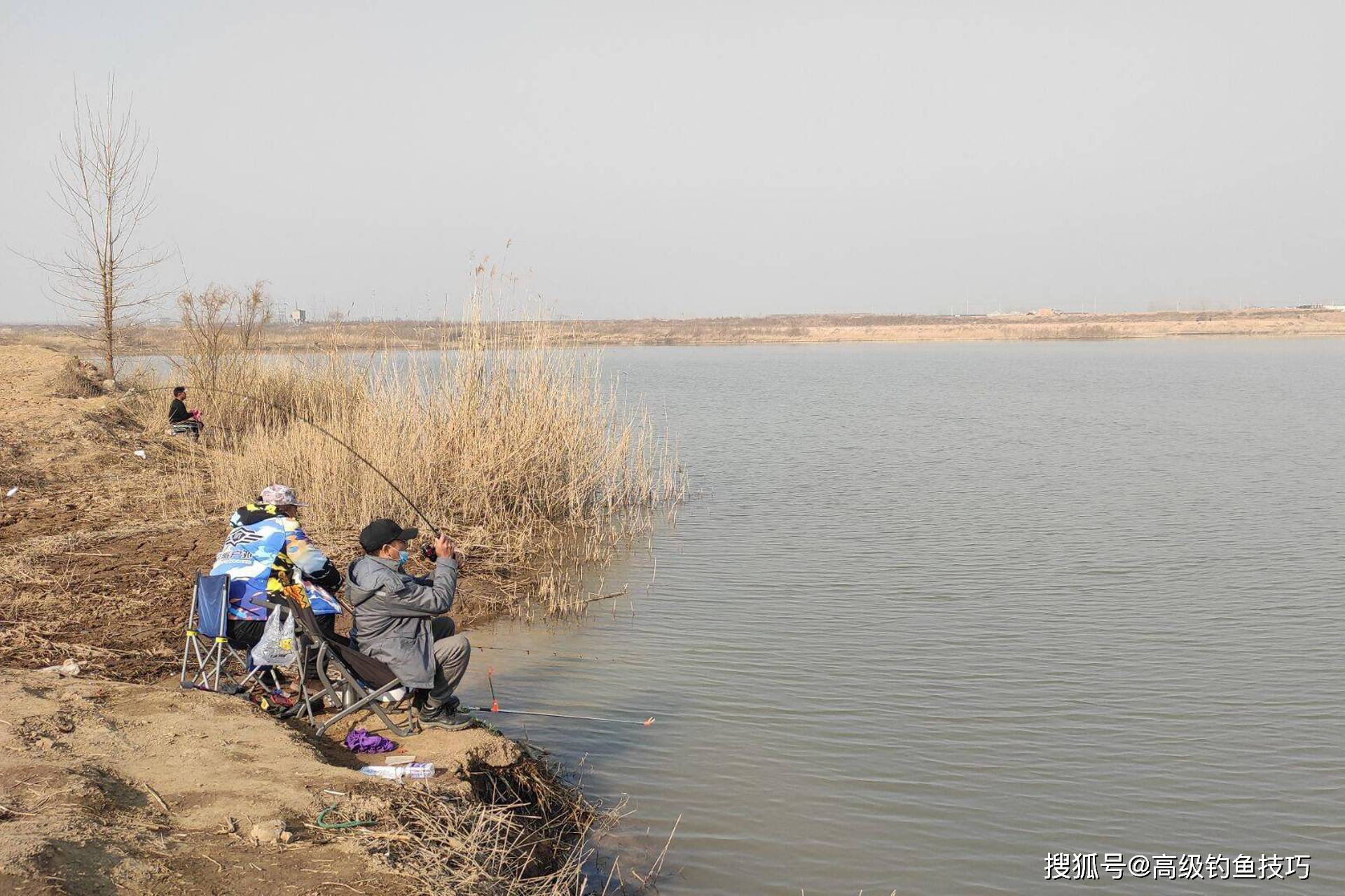 三峡水库钓鱼图片