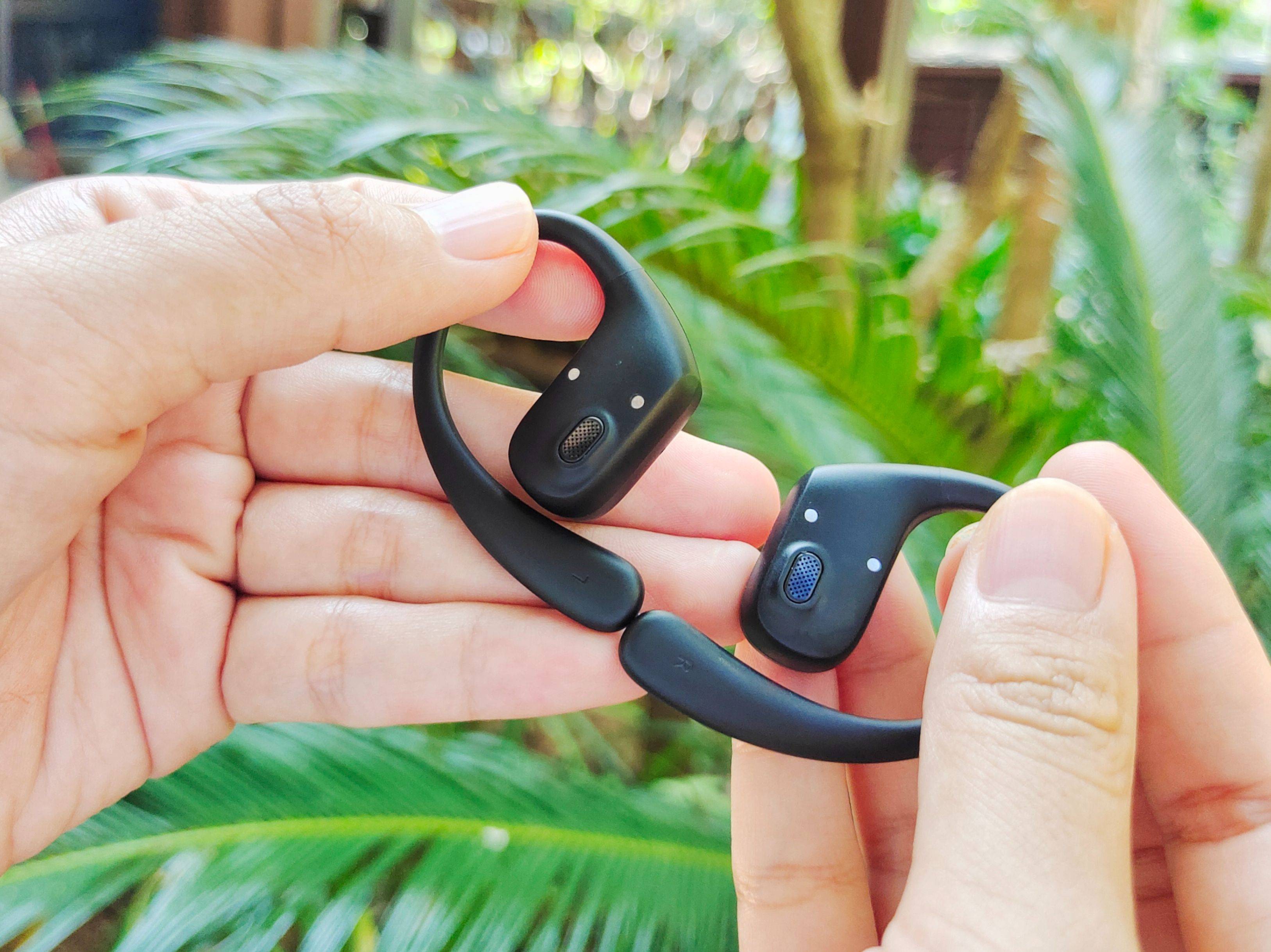 塞那G3s挂耳耳机，轻薄如云，更适合女孩子使用