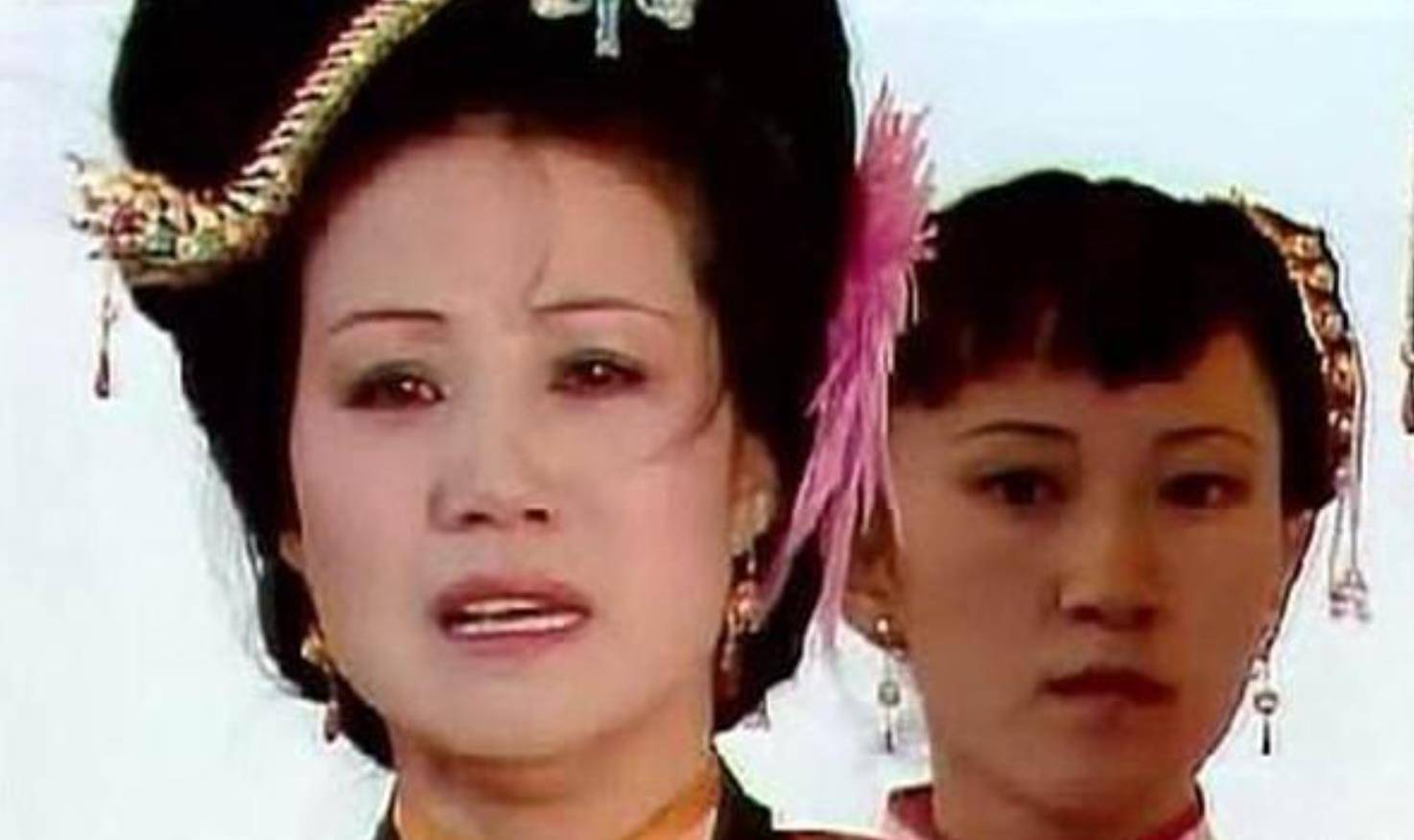 赵姨娘:女儿远离她,儿子埋怨她,珍珠变死鱼眼的真实写照