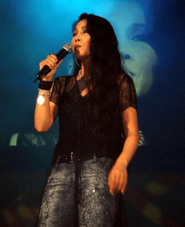 事实证明,58岁定居澳洲生活的田震夫妇,早已走上了另一条大道