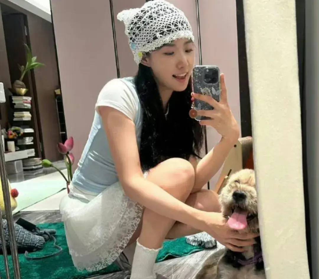 卢昱晓_上官浅_女明星