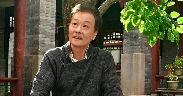 钱波是天生吃演员饭的好苗子.刚上