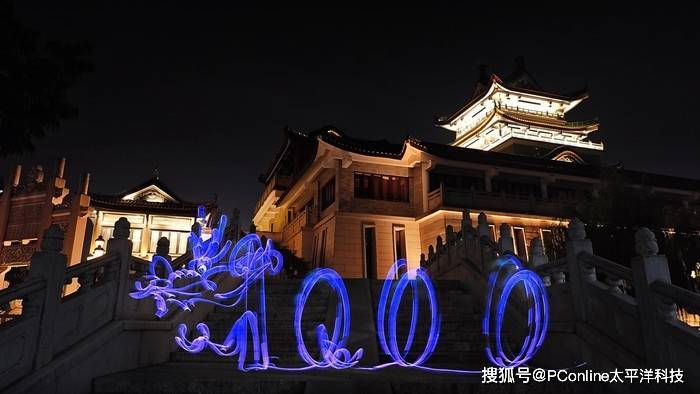 iQOO 13外观曝光：背部光感灯效设计探索硬核科技美学