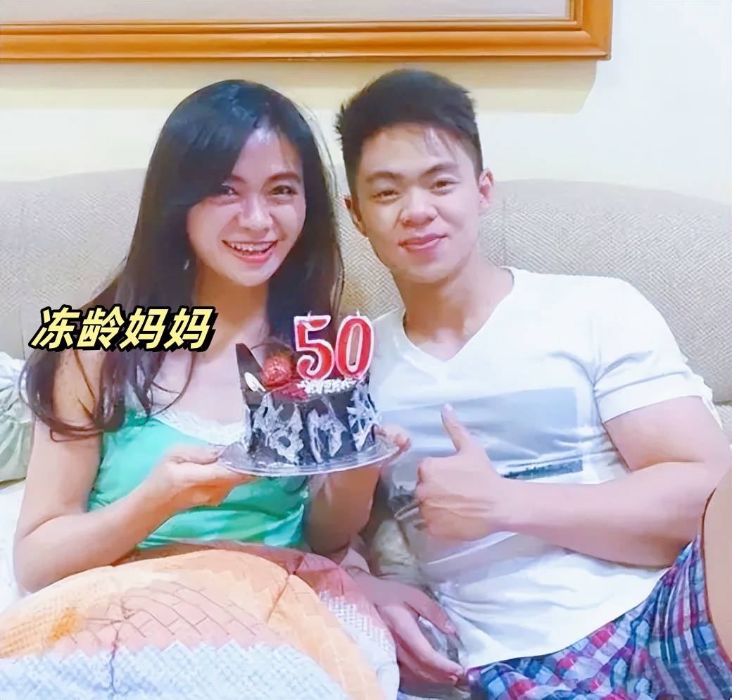 50岁"冻龄妈妈"火了,两个儿子都不敢跟她一起出门,怕闹笑话