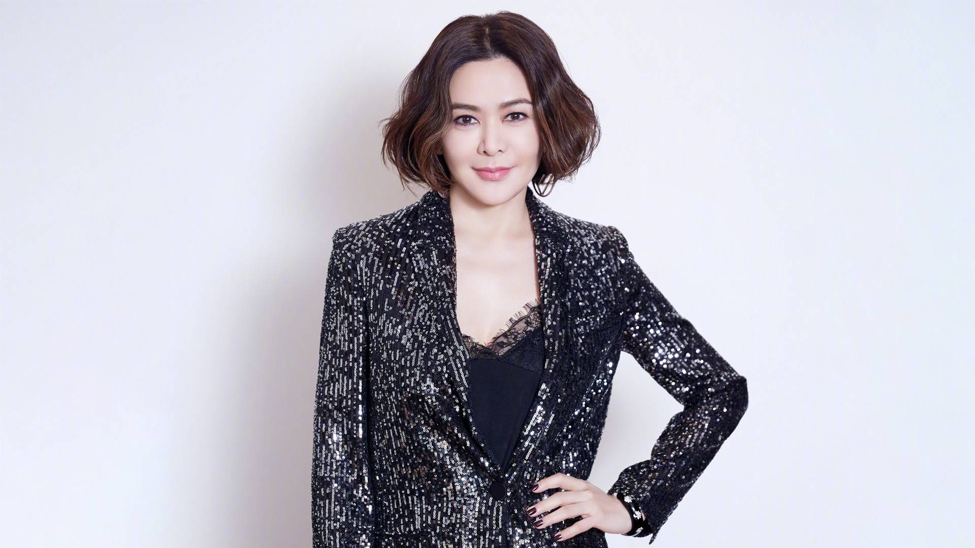 关之琳62岁生日照曝光:岁月不败真女神,网友热议不断