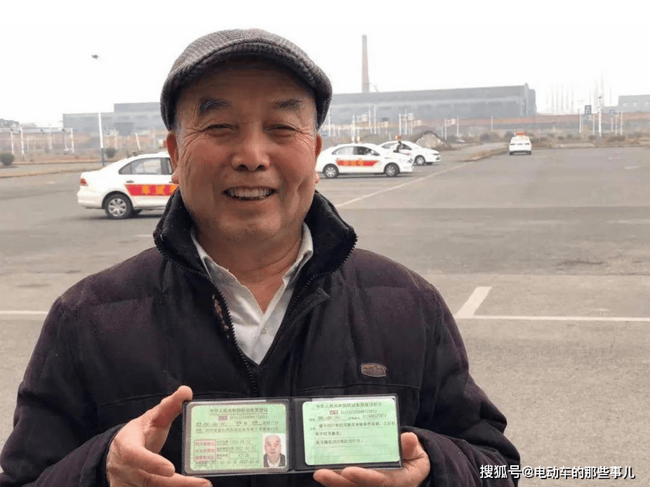 c1比c2驾照能开的车型更多虽然都是c类驾照,可以驾驶小型汽车,不过c1