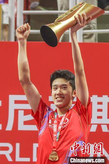 羽毛球世青赛单项赛:中国选手夺三冠