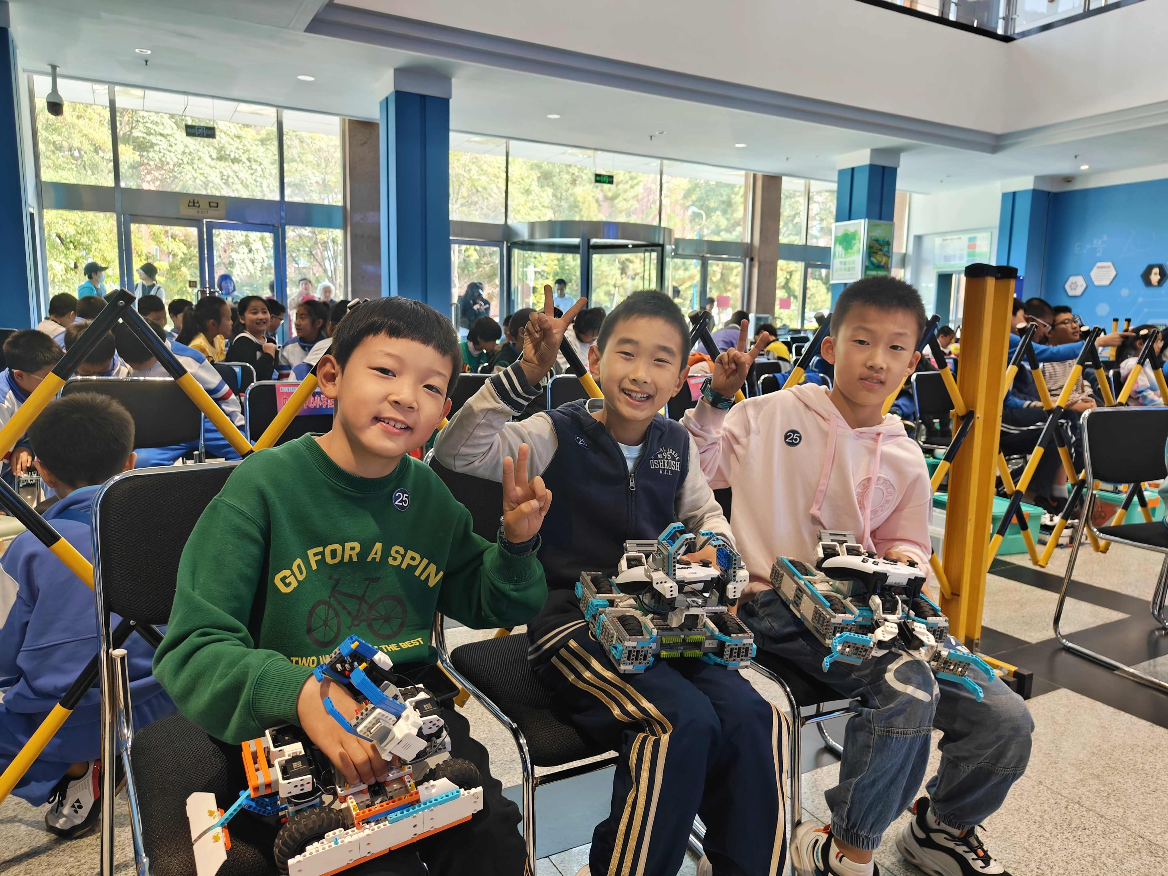 第十八届大连市青少年机器人竞赛robo genius赛项落幕