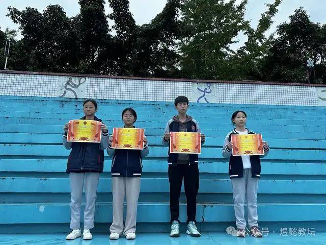 学海争渡,青春飞扬-罗江中学初三年级召开第一学月表扬暨总结大会